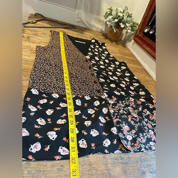 VINTAGE – Sleeveless Mixed Floral Patchwork Top (Approx. Size L) - Picture 4 of 7